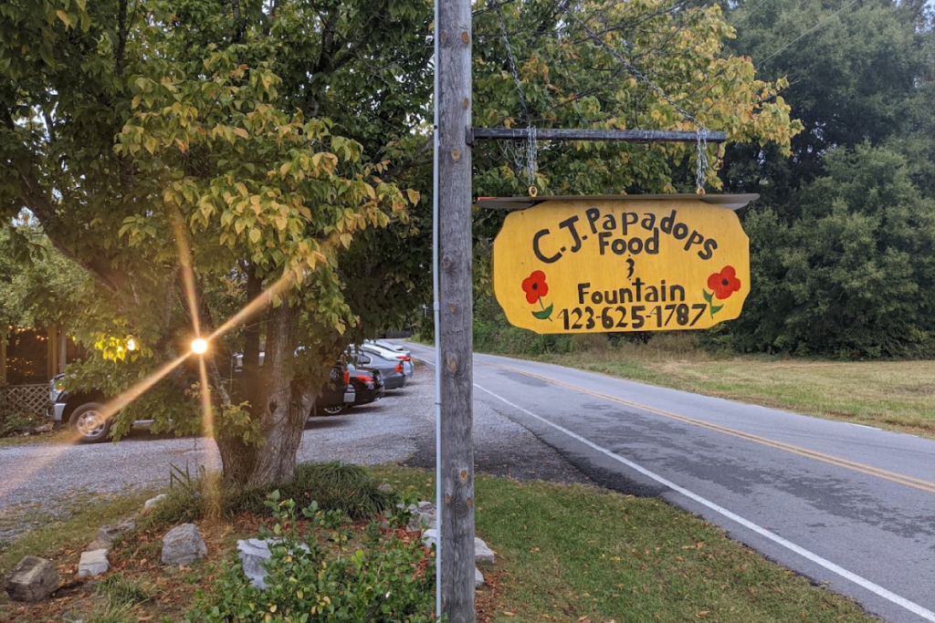 These 9 Tennessee BYOB Restaurants Are Perfect for an Easygoing Evening