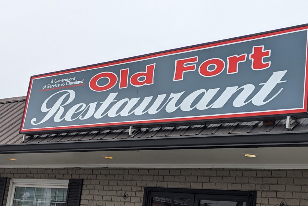 This Beloved Tennessee Restaurant Has Been Feeding Hungry Locals for More Than 30 Years