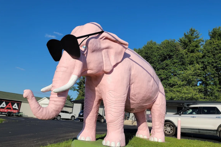 This Giant Tennessee Roadside Attraction Is Unlike Anything Else In The State