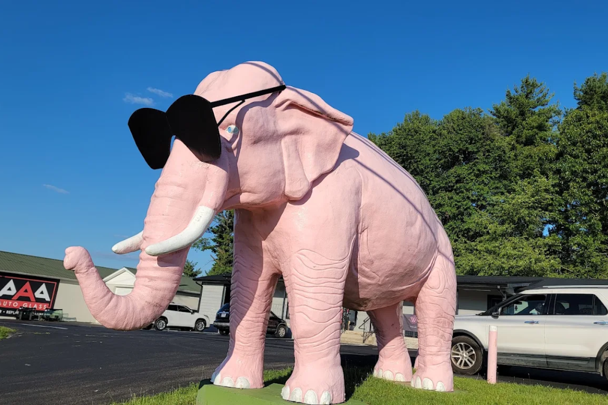 This Giant Tennessee Roadside Attraction Is Unlike Anything Else In The State