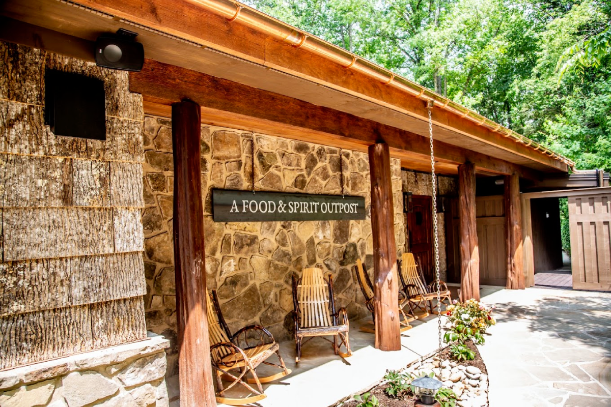This Haunted Tennessee Restaurant Is Still Serving Steaks—and Its Ghost Bride Story Is Chilling