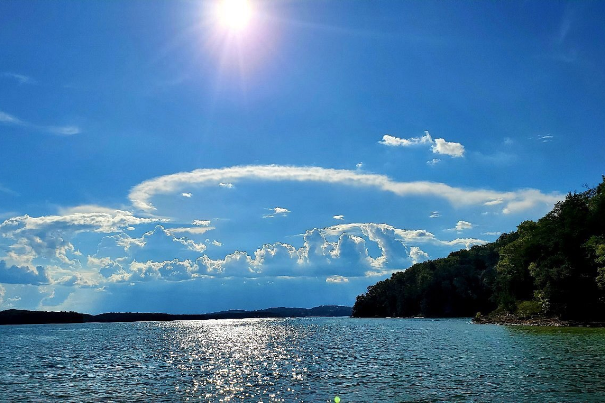 This Historic Tennessee Lake Town Is Built for Slow Strolls and Perfect Pizza