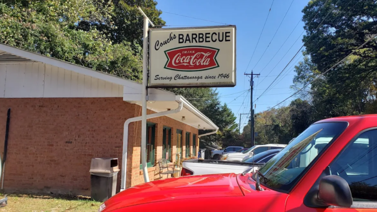 This Humble Tennessee Roadside Restaurant Has Been Serving Barbecue The Old-School Way For 80 Years