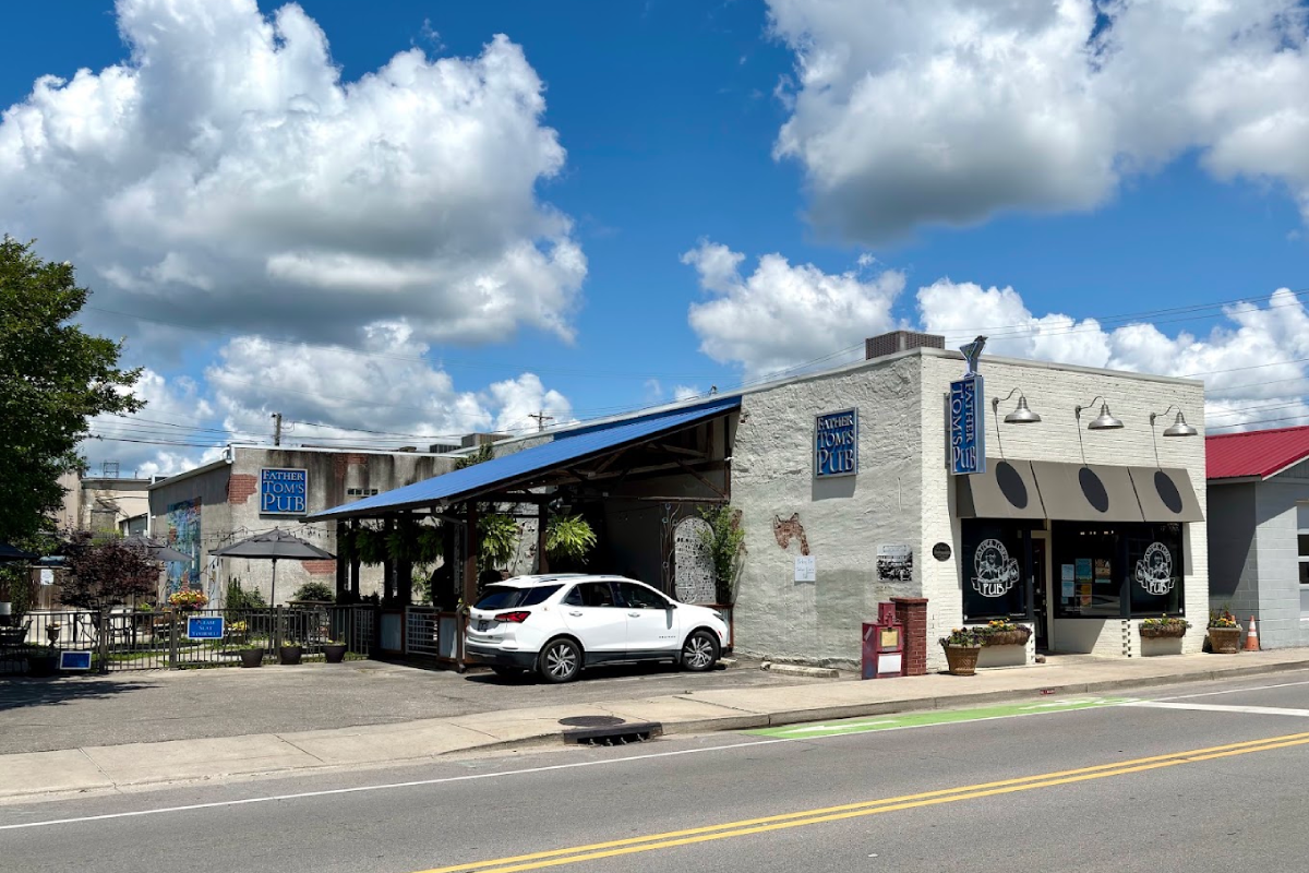 This Laid-Back Tennessee Pub Is One of Cookeville's Best Places to Unwind