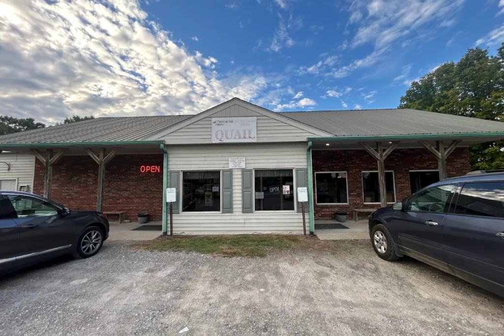 This Rustic Tennessee Cabin Serves Fried Catfish Locals Swear Is Worth The Drive