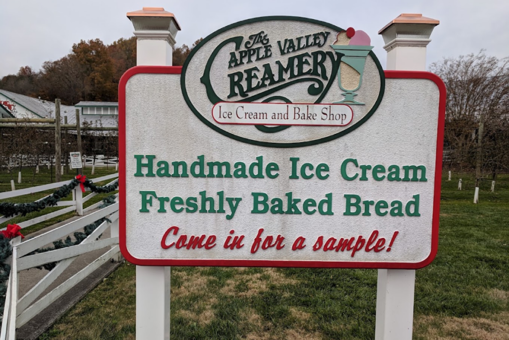 This Tennessee Creamery's Ice Cream and Apple Cinnamon Bread Are a Dreamy Pair