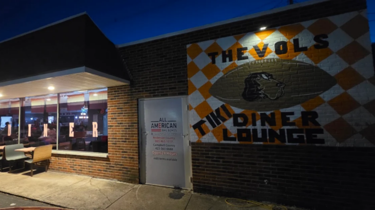 This Tennessee Hole-In-The-Wall Serves The Kind Of Breakfast You’ll Dream About