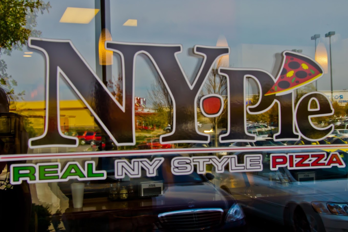 This Tennessee Pizza Restaurant Is Winning Fans With Authentic New York-Style Thin Crust