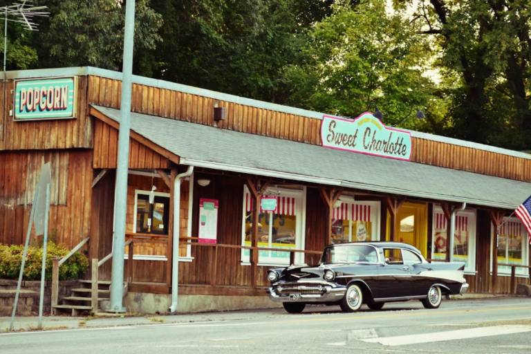 This Tennessee Roadside Spot Feels Like A Candy Shop And A Diner Rolled Into One
