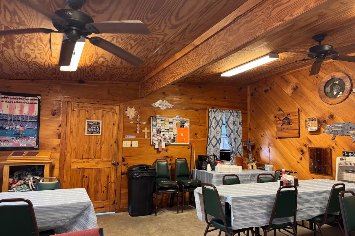 This Tennessee Smokehouse Serves Barbecue So Good, It's Worth Going Out of Your Way For