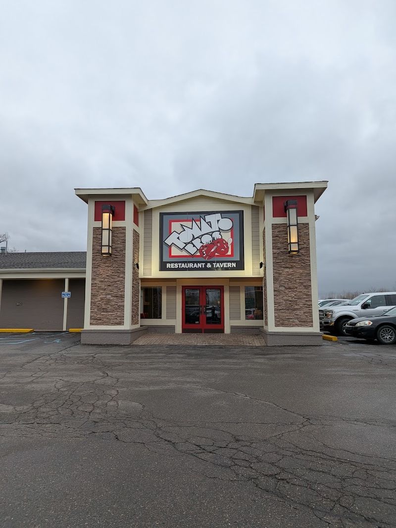 Tomato Brothers – Howell