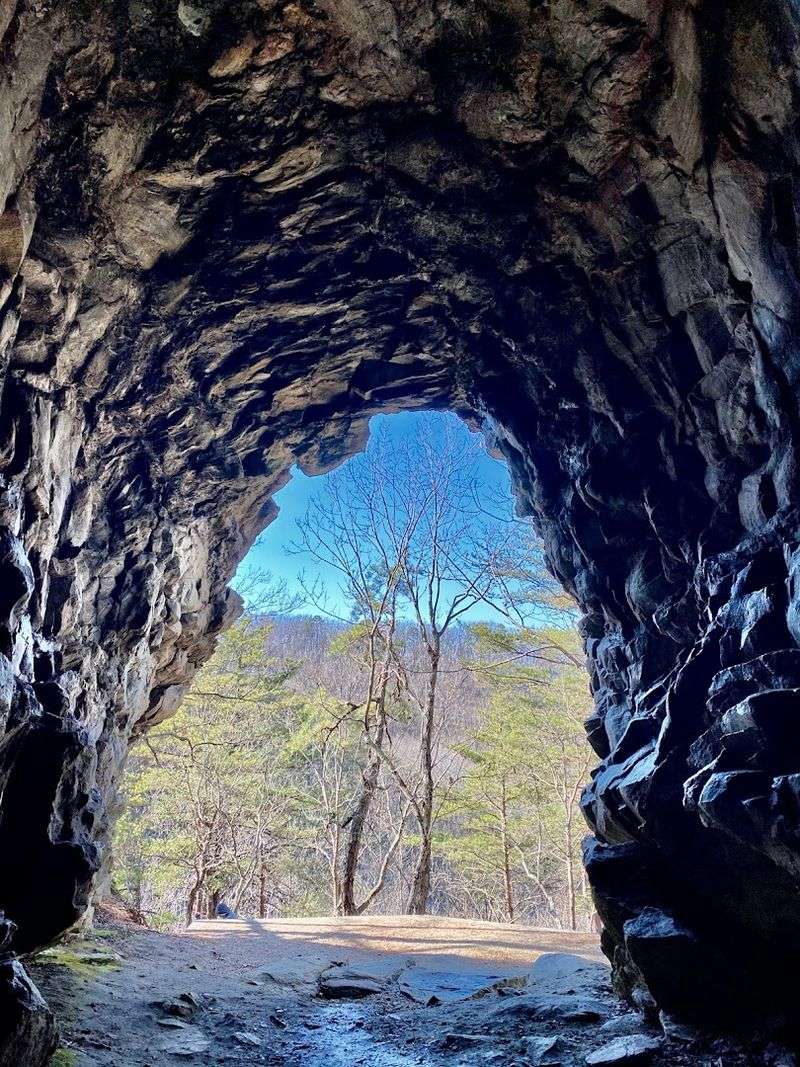 Tory’s Den Cave And Waterfalls Trail