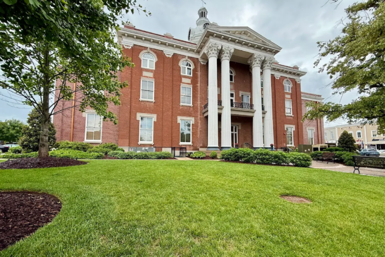 Travelers Don’t Expect This Tennessee Courthouse To Be The Star Of Downtown