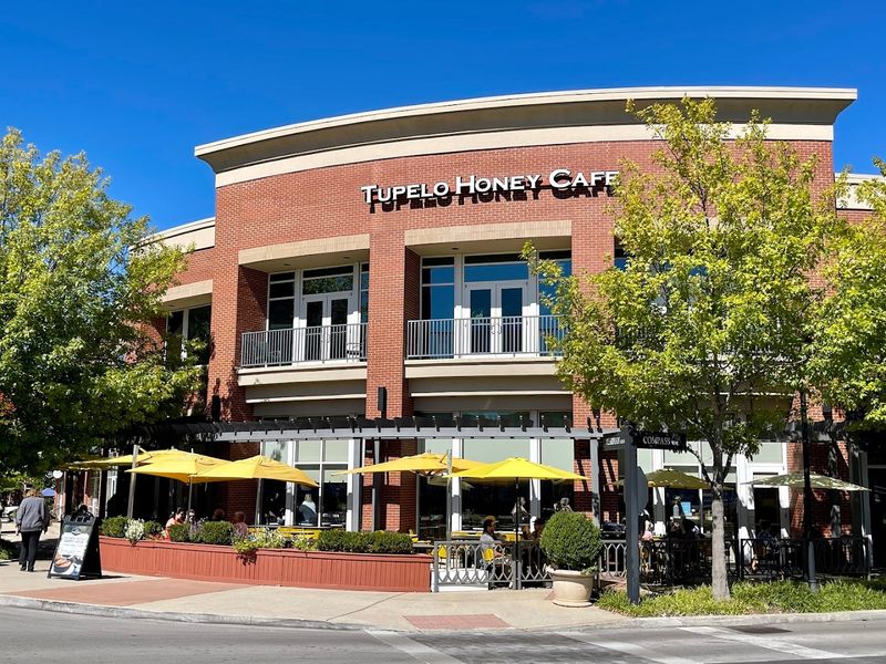 Tupelo Honey Southern Kitchen & Bar – Franklin