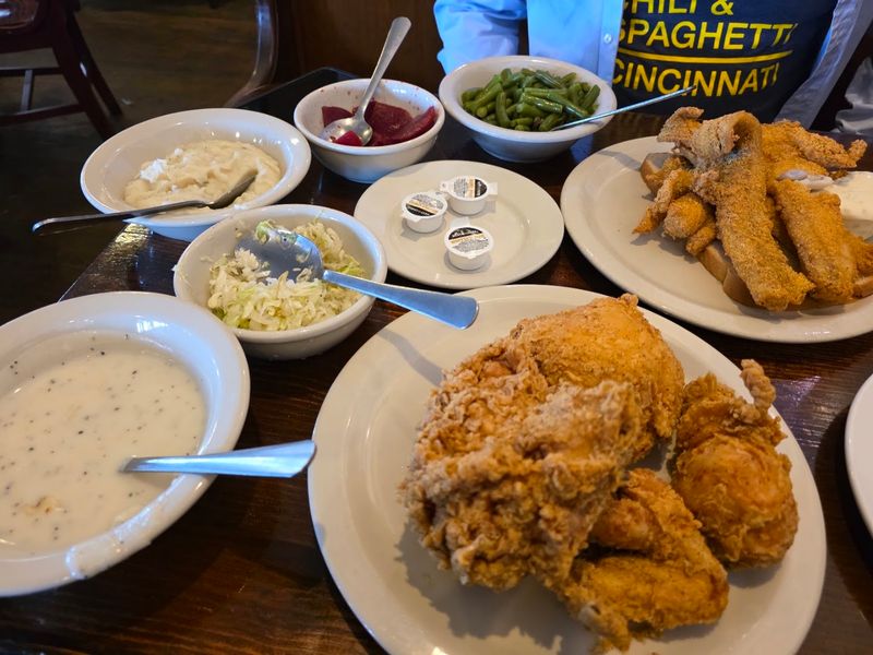 Country Cooking That Refuses to Be Overshadowed Country Cooking That Refuses to Be Overshadowed