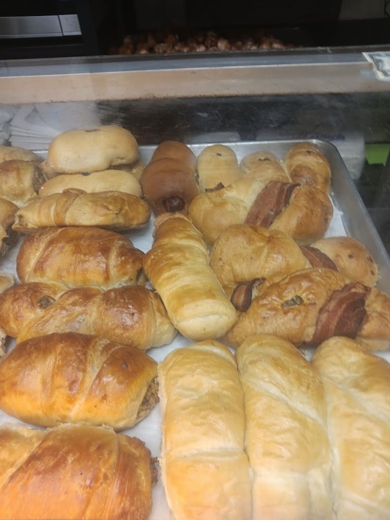 Ube Cinnamon Rolls Bringing Filipino Flavors to League City Ube Cinnamon Rolls Bringing Filipino Flavors to League City