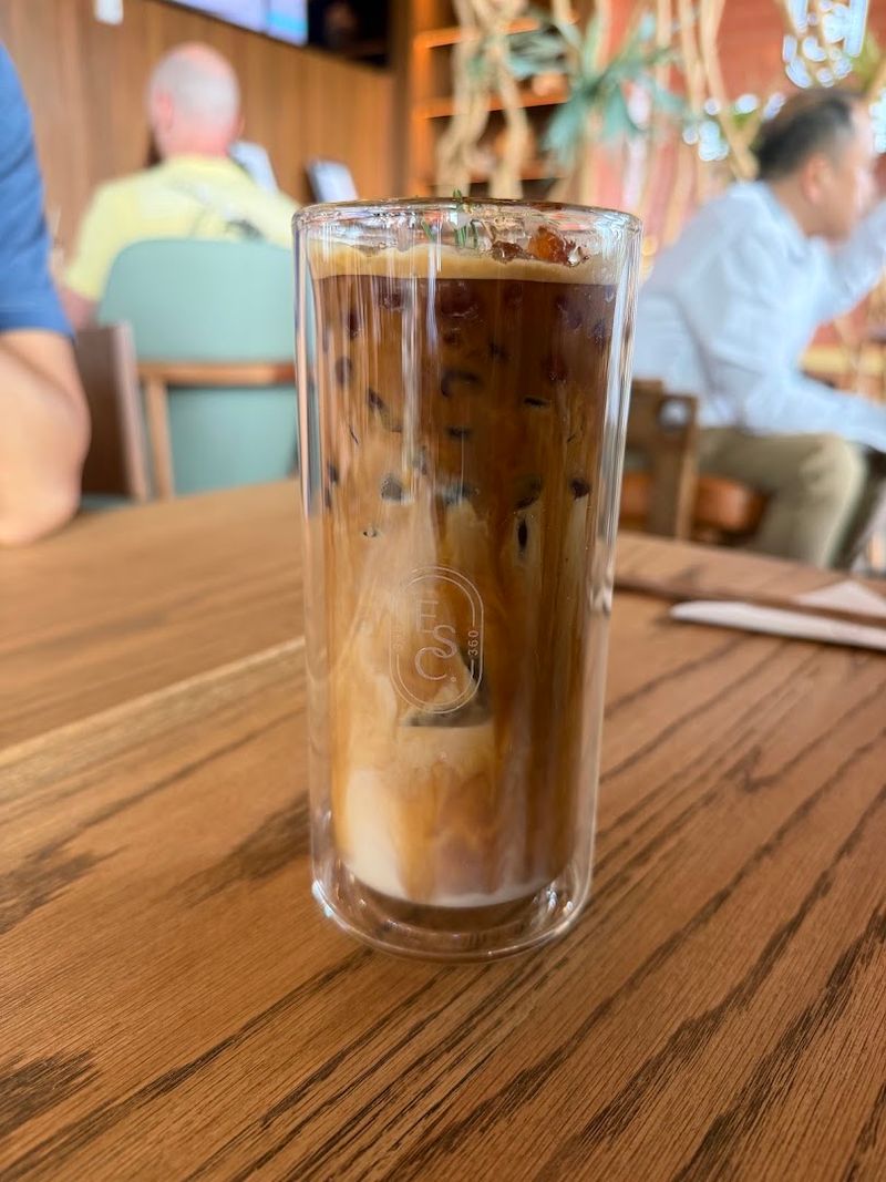 Upside Down Crème Brûlée Latte That Demands Your Attention Upside Down Crème Brûlée Latte That Demands Your Attention