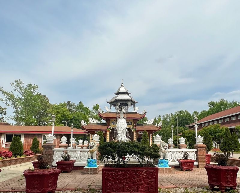Vietnamese Temple Architecture Worth Slowing Down For Vietnamese Temple Architecture Worth Slowing Down For