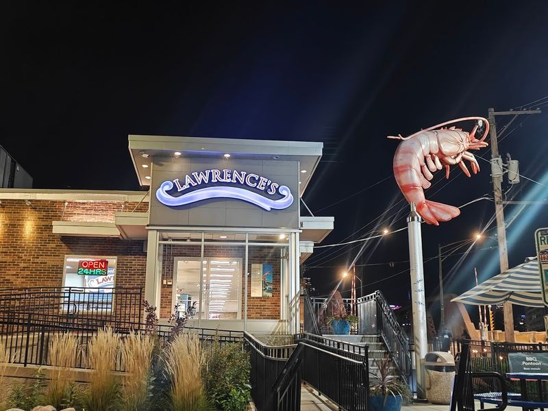 Lawrence’s Fish & Shrimp (Chicago) Lawrence’s Fish & Shrimp (Chicago)