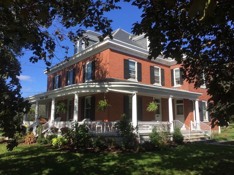 Walnut Lawn Bed & Breakfast - Lancaster, PA Walnut Lawn Bed & Breakfast - Lancaster, PA