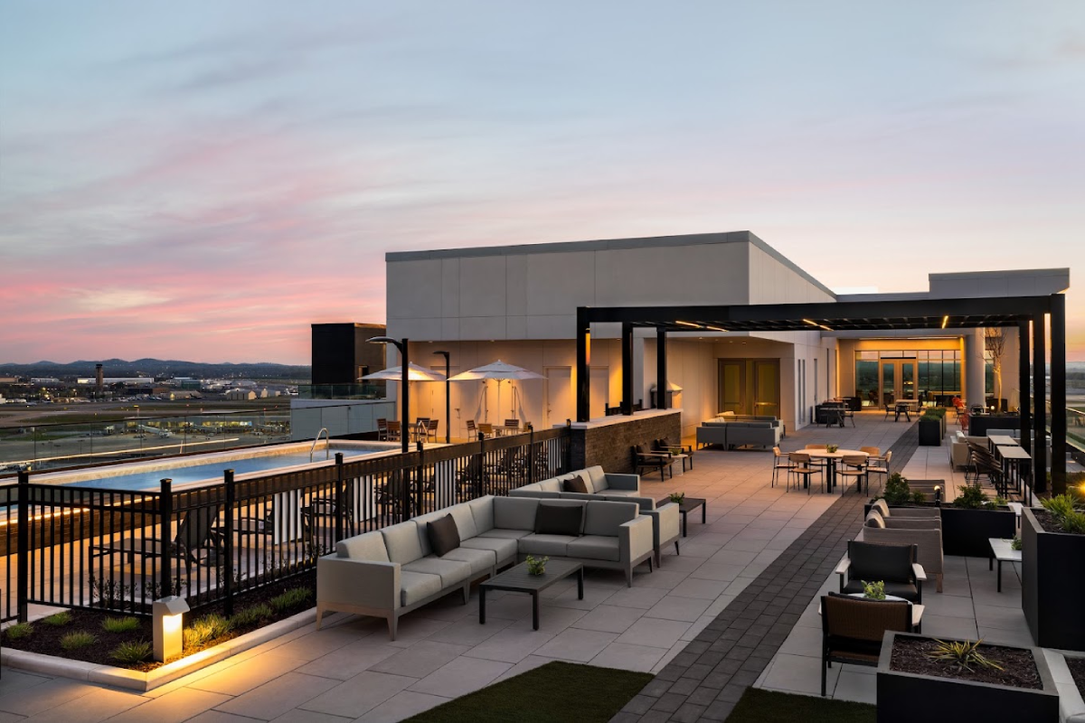 Watch Planes Take Off While You Eat At This Unexpected Tennessee Restaurant