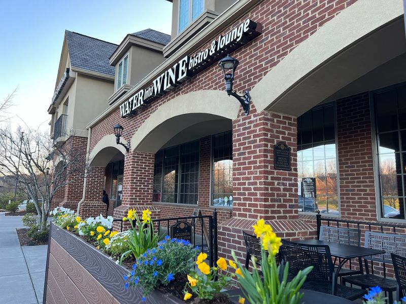 Water Into Wine Bistro & Lounge — Farragut Water Into Wine Bistro & Lounge — Farragut