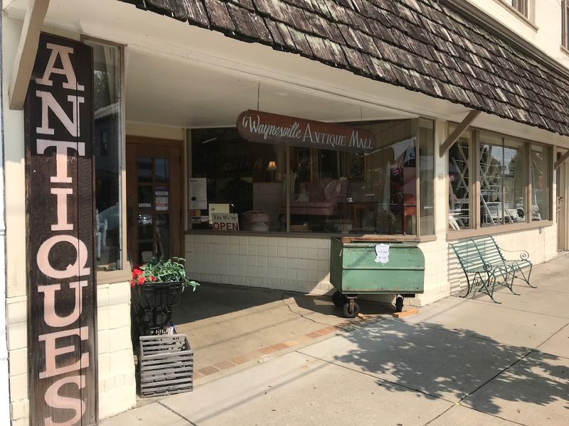 Waynesville Antique Mall, Waynesville