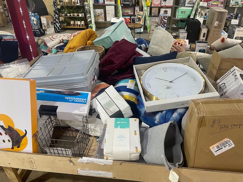 What shoppers actually find in the bins What shoppers actually find in the bins