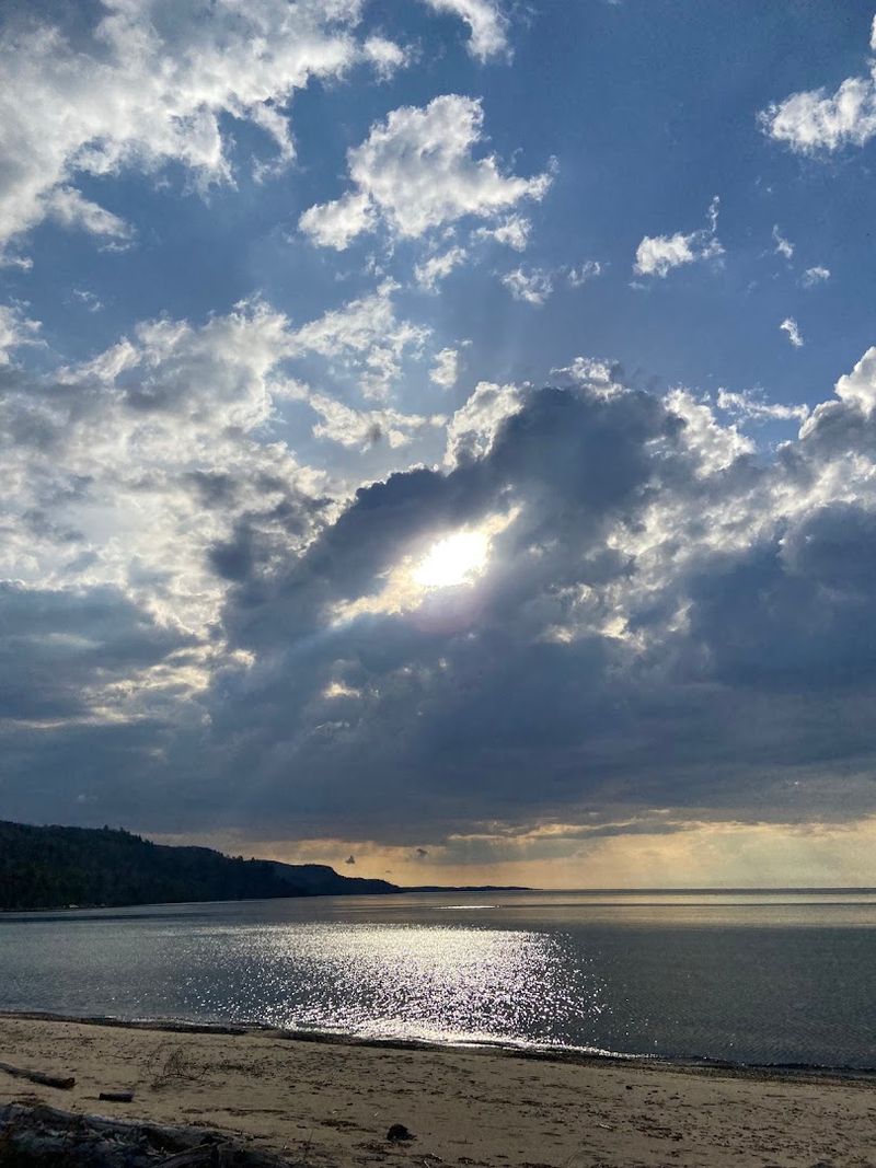 When Light, Wind, and Water Completely Change the Scene When Light, Wind, and Water Completely Change the Scene