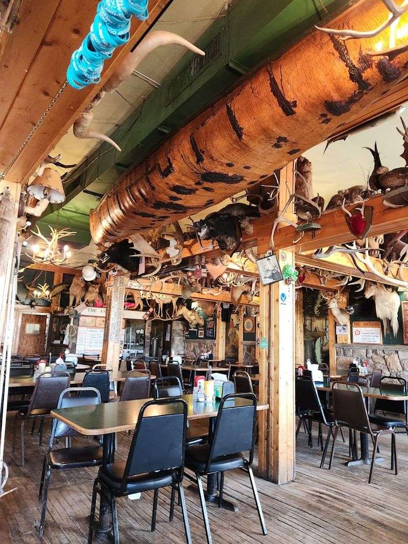 When to Go and How to Make the Most of a Visit to East Portage Avenue
