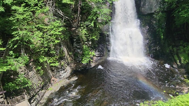 When to Visit for Fewer Crowds and Better Photos When to Visit for Fewer Crowds and Better Photos