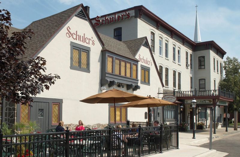 Where to Eat When the Architecture Has Worked Up Your Appetite Where to Eat When the Architecture Has Worked Up Your Appetite