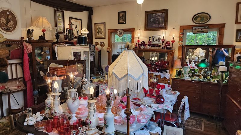 Whistle Stop Antiques — Cumberland Gap Whistle Stop Antiques — Cumberland Gap