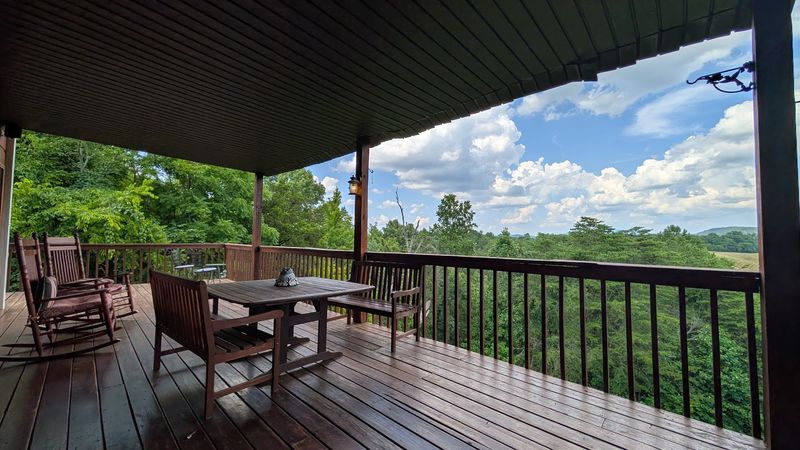 Why Berry Springs Lodge Feels Made for a Romantic Weekend Why Berry Springs Lodge Feels Made for a Romantic Weekend