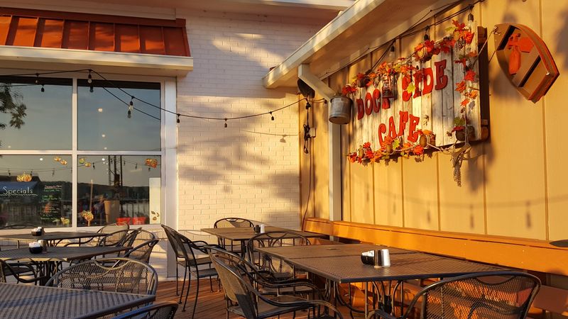 Why Dockside Cafe Turns An Ordinary Meal Into A Lakeside Escape Why Dockside Cafe Turns An Ordinary Meal Into A Lakeside Escape