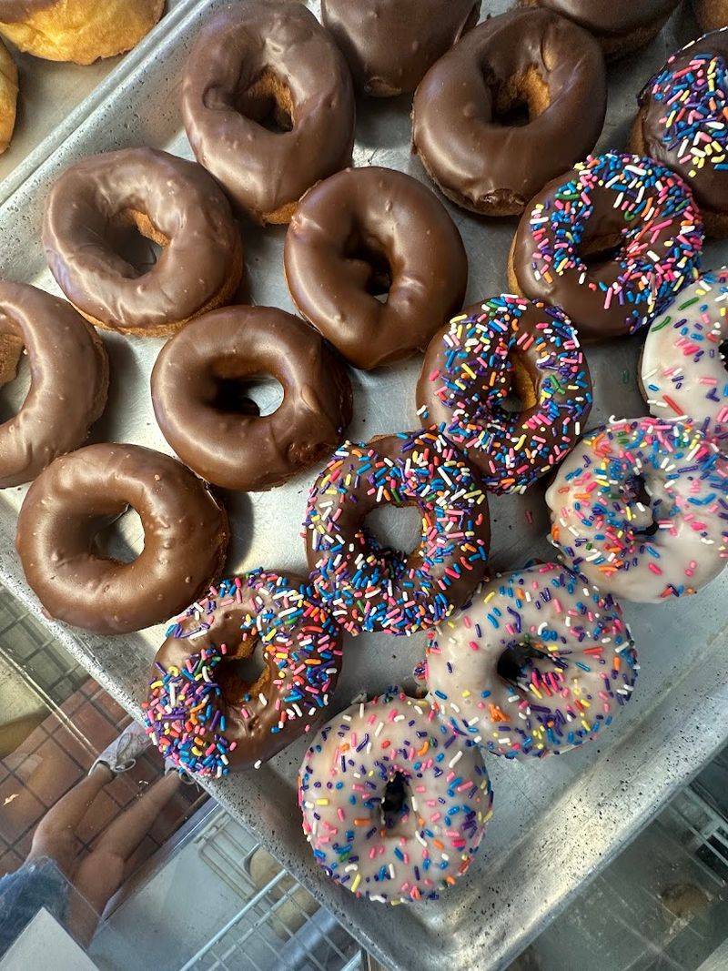 Why Dom Bakeries Stands Alone in the Michigan Donut Conversation