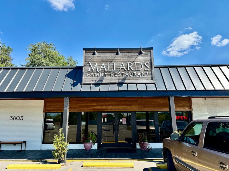 Why Mallard's Deserves a Spot on Your Friday Plans Why Mallard's Deserves a Spot on Your Friday Plans