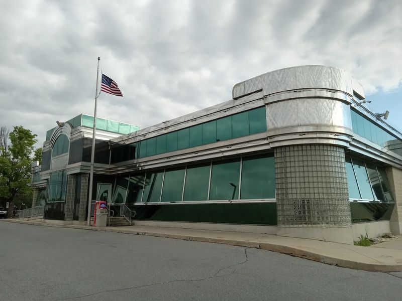 Why Starlite still earns its local following Why Starlite still earns its local following
