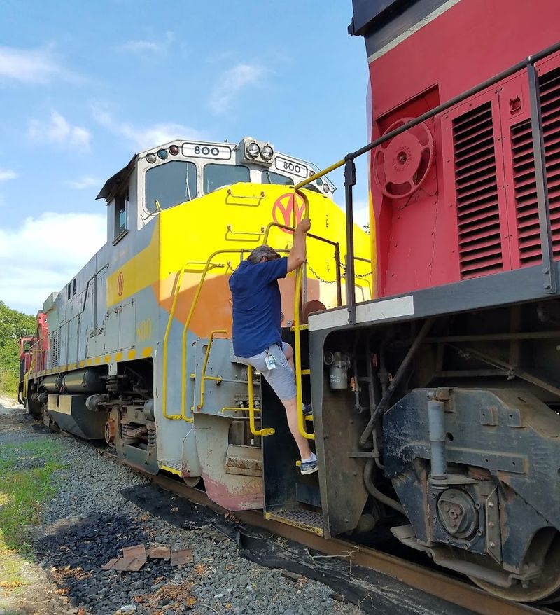 Why This Forgotten Trackside Stop Keeps Pulling Locals Back Why This Forgotten Trackside Stop Keeps Pulling Locals Back