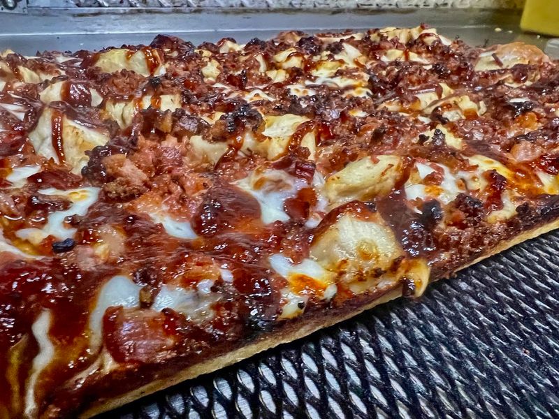 Why This Monroe Pizza Stop Earns More Than a Curiosity Visit Why This Monroe Pizza Stop Earns More Than a Curiosity Visit