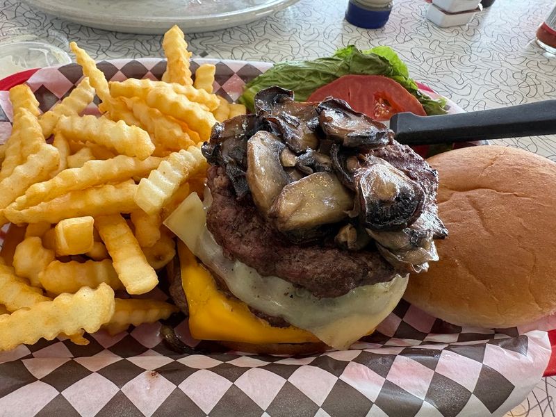 Why This Sevierville Spot Has Become a Favorite for Burger Lovers Why This Sevierville Spot Has Become a Favorite for Burger Lovers