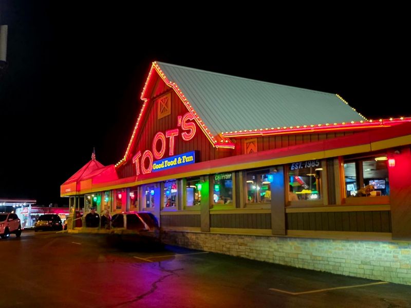 Why Toot's Broad Street Remains A Beloved Tennessee Classic