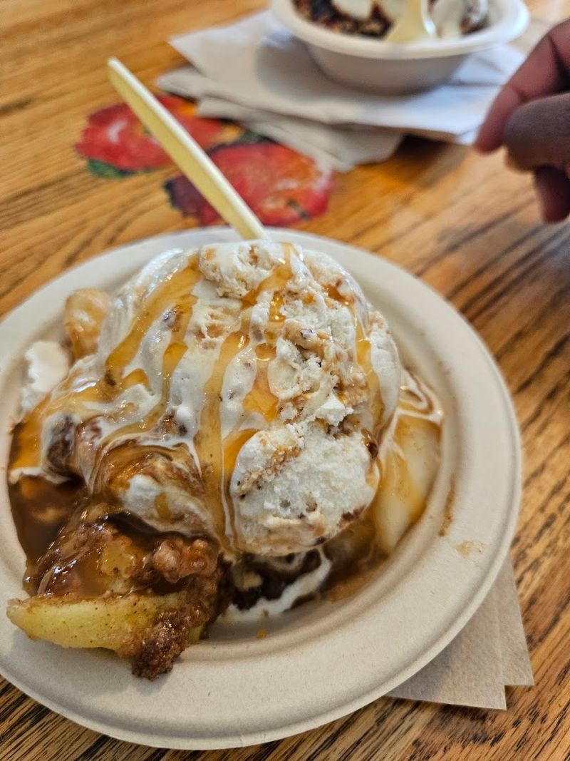 Why the Ice Cream and Bread Taste So Good Together Why the Ice Cream and Bread Taste So Good Together