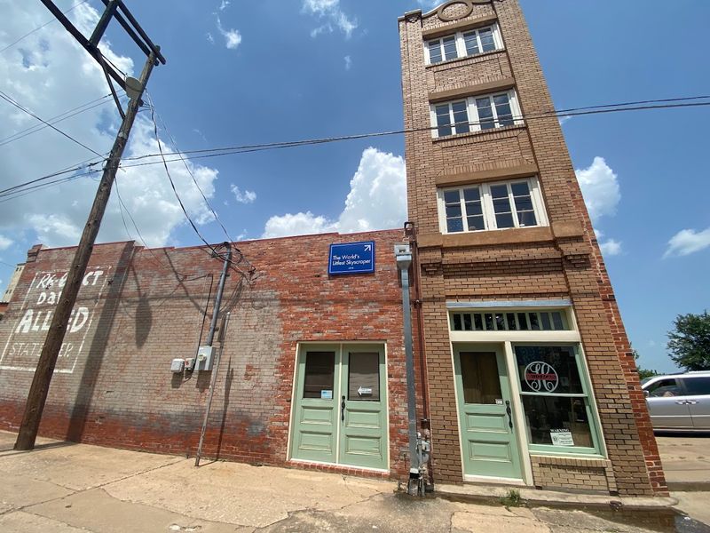 World's Littlest Skyscraper (Wichita Falls)