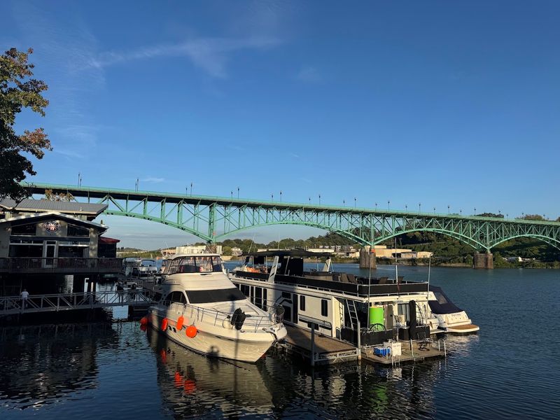 Calhoun's On The River – Knoxville Calhoun's On The River – Knoxville