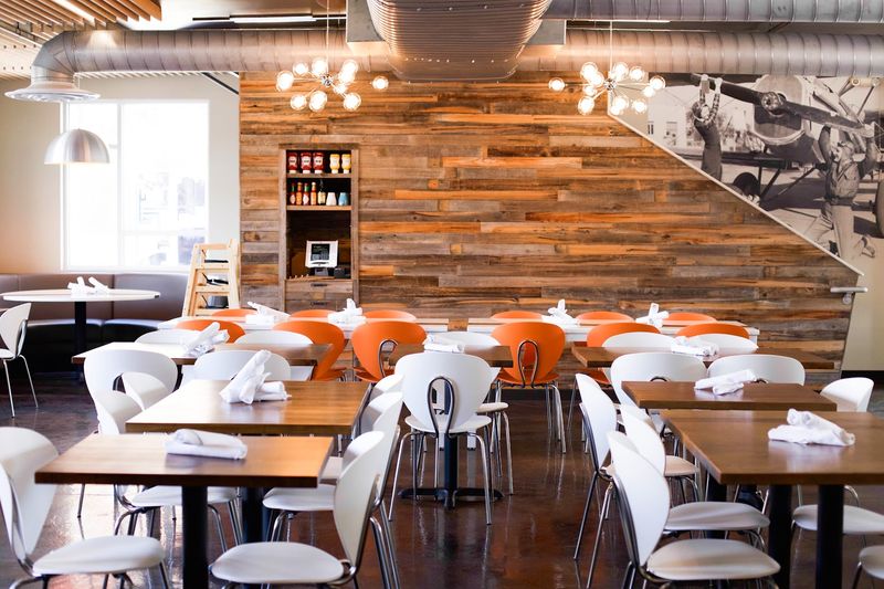 A Neighborhood Spot That Still Pulls in Travelers