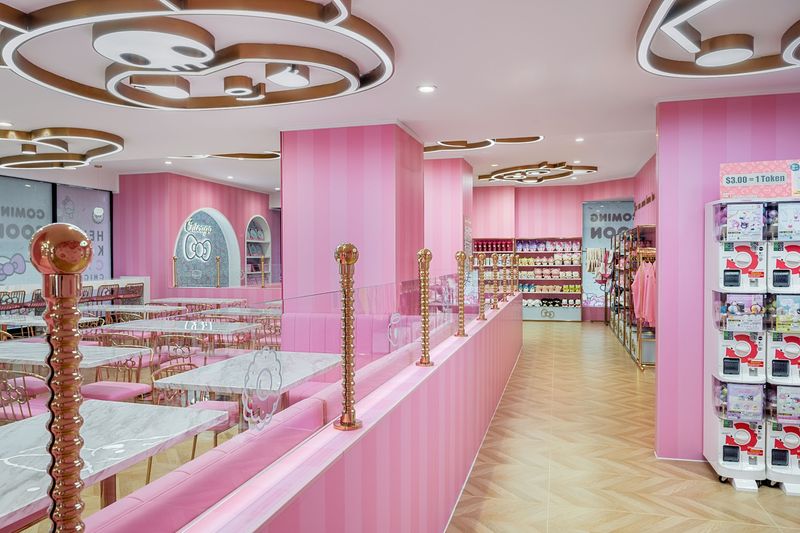 Pink on the Magnificent Mile