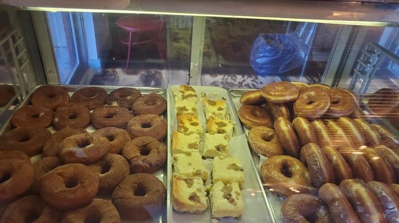 Salem, Illinois Knows the Power of Bakery Cases and Sweet Stops Salem, Illinois Knows the Power of Bakery Cases and Sweet Stops