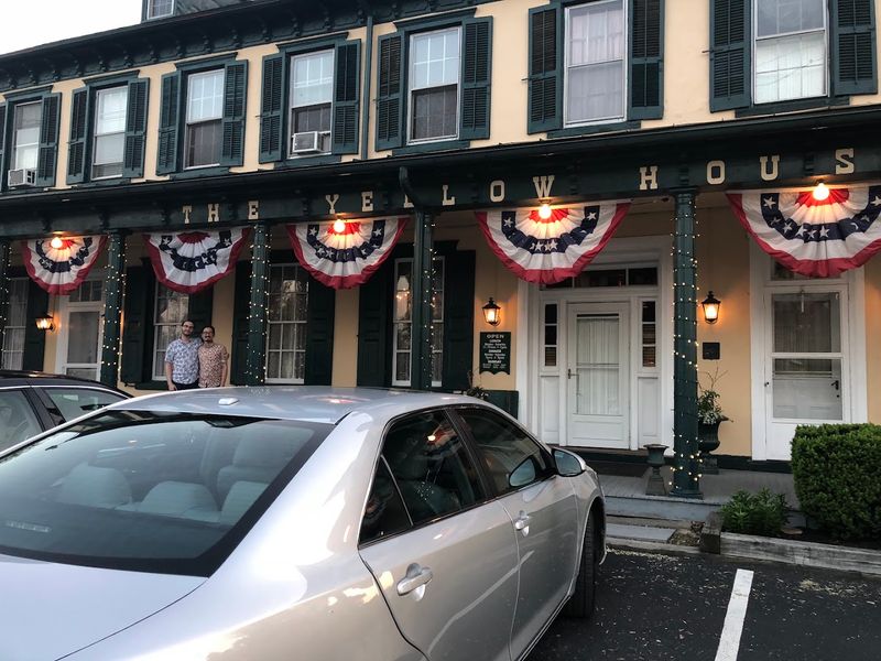 Yellow House Hotel