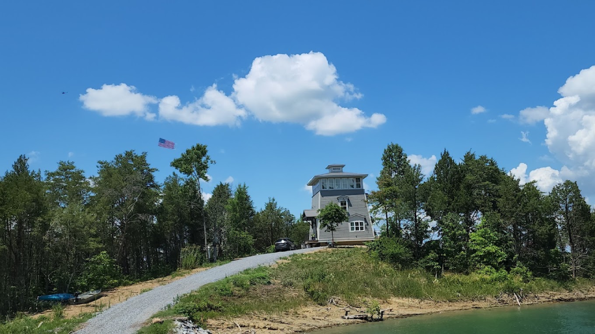 You Can Stay the Night at This Unexpected Lighthouse in Tennessee